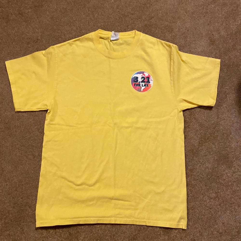 Young woman, or larger, teen yellow T-shirt, 3:21 for life